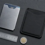 Etui carte bancaire anti piratage, carte entièrement insérée